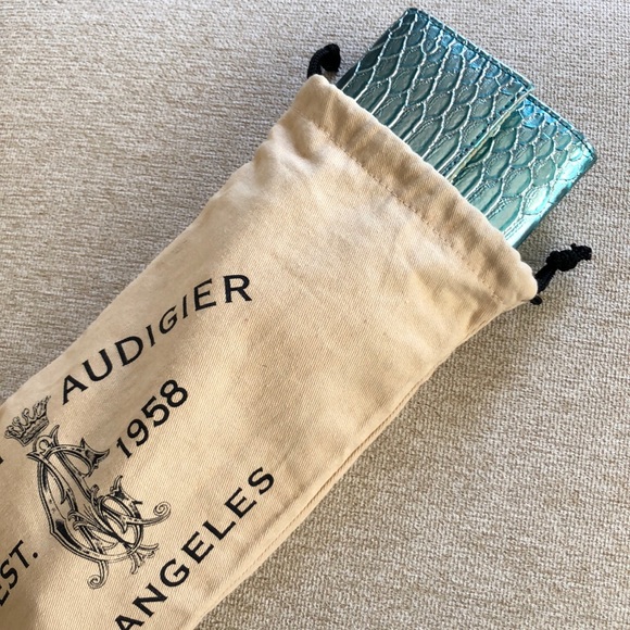 STUNNING CHRISTIAN AUDIGIER ICY BLUE LEATHER CLUTCH - Picture 9 of 9